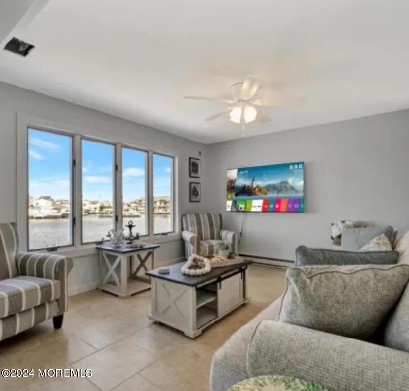 Interior, Living room, Water