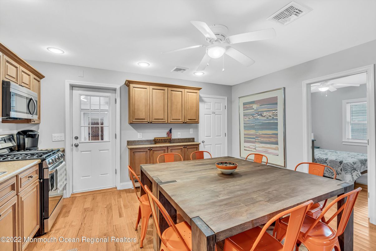Dining room, Interior, Kitchen, Recessed Lighting, Wood Texture Flooring