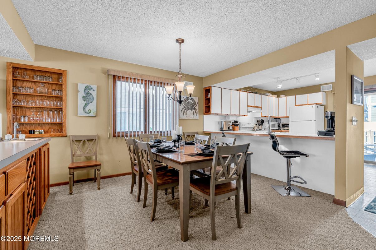 Chandelier, Dining room, Interior, Kitchen, Pendant Lights