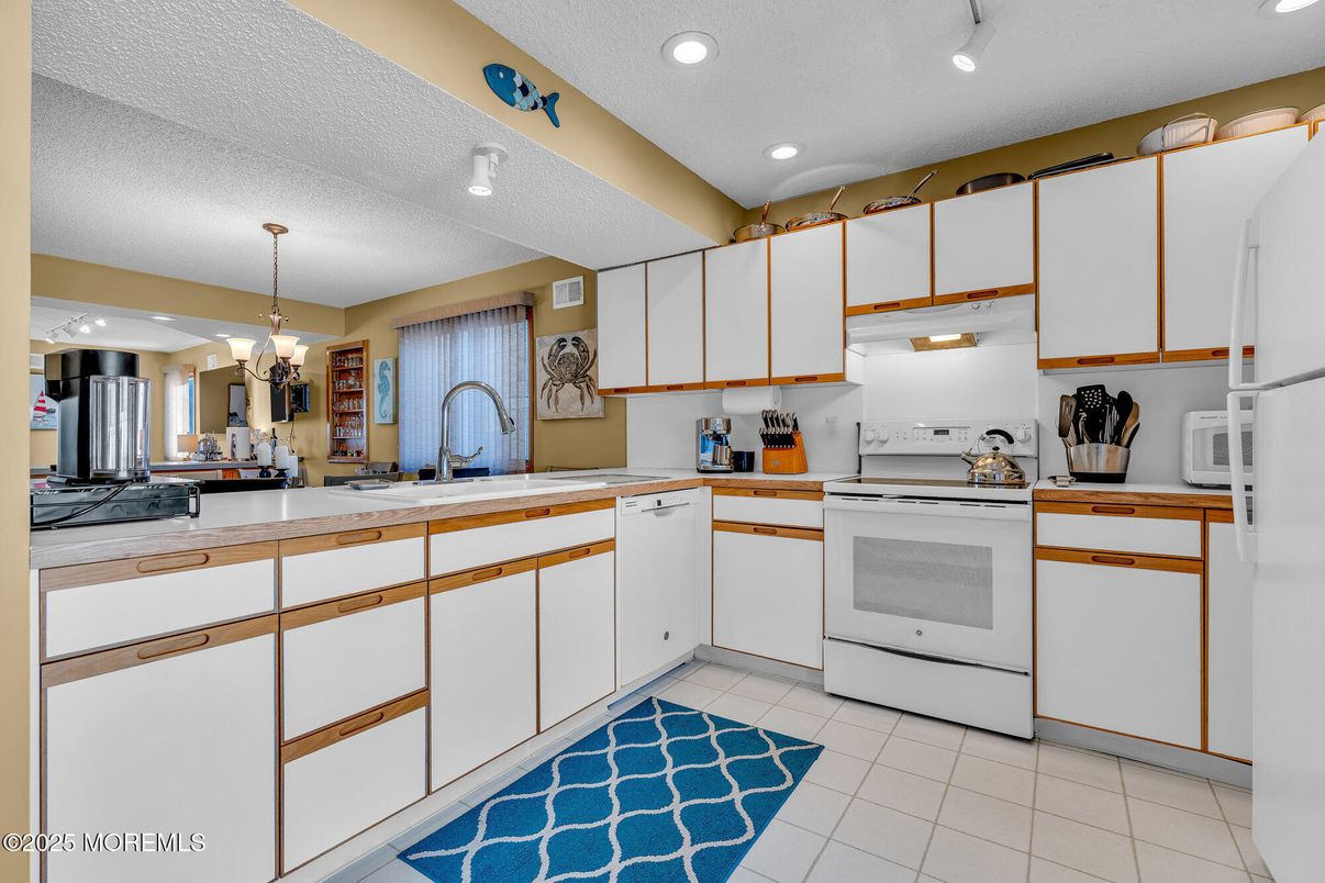 Chandelier, Interior, Kitchen, Recessed Lighting