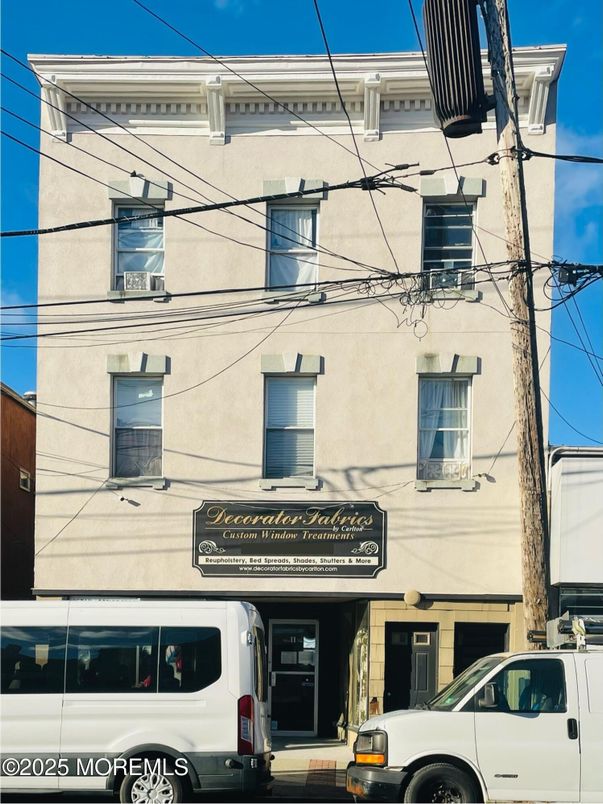 Exterior, Facade, None