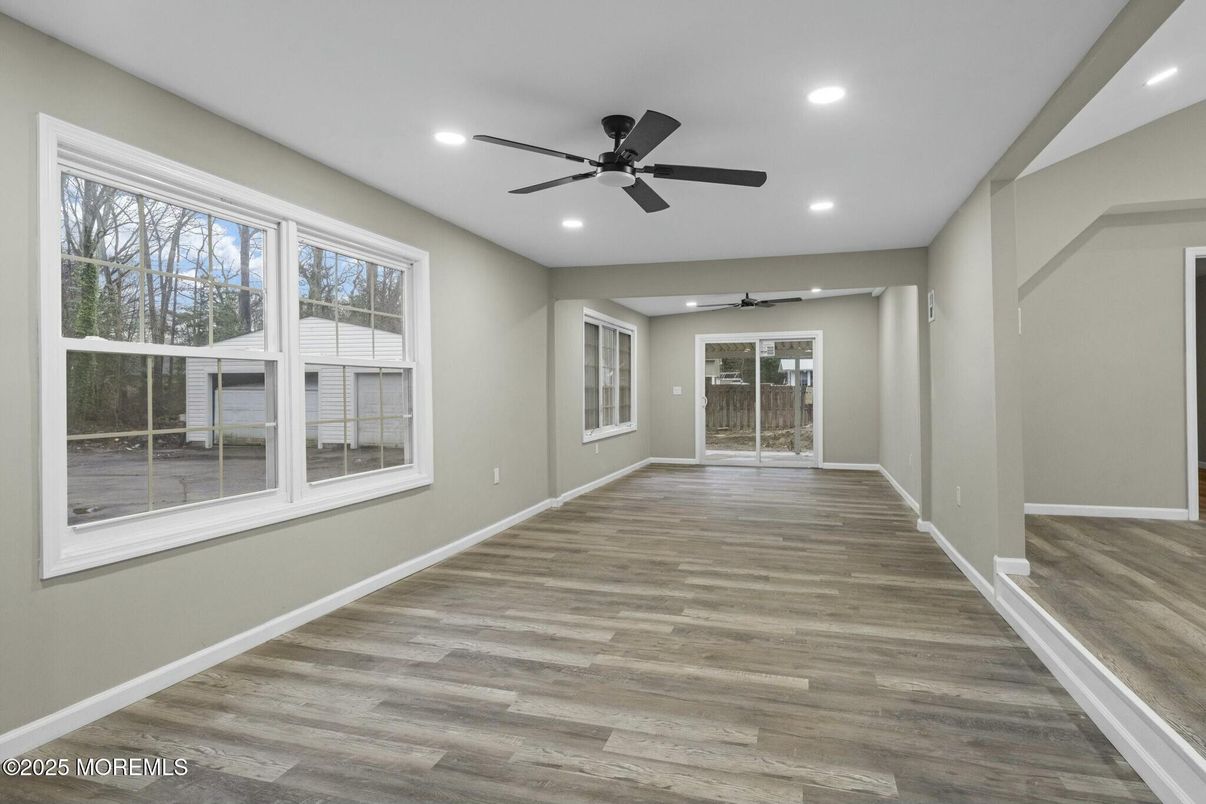 Empty room, Interior, Recessed Lighting, Wood Texture Flooring