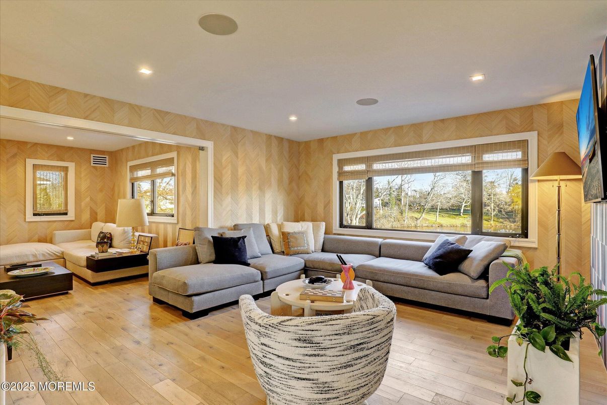 Interior, Living room, Recessed Lighting, Wood Texture Flooring