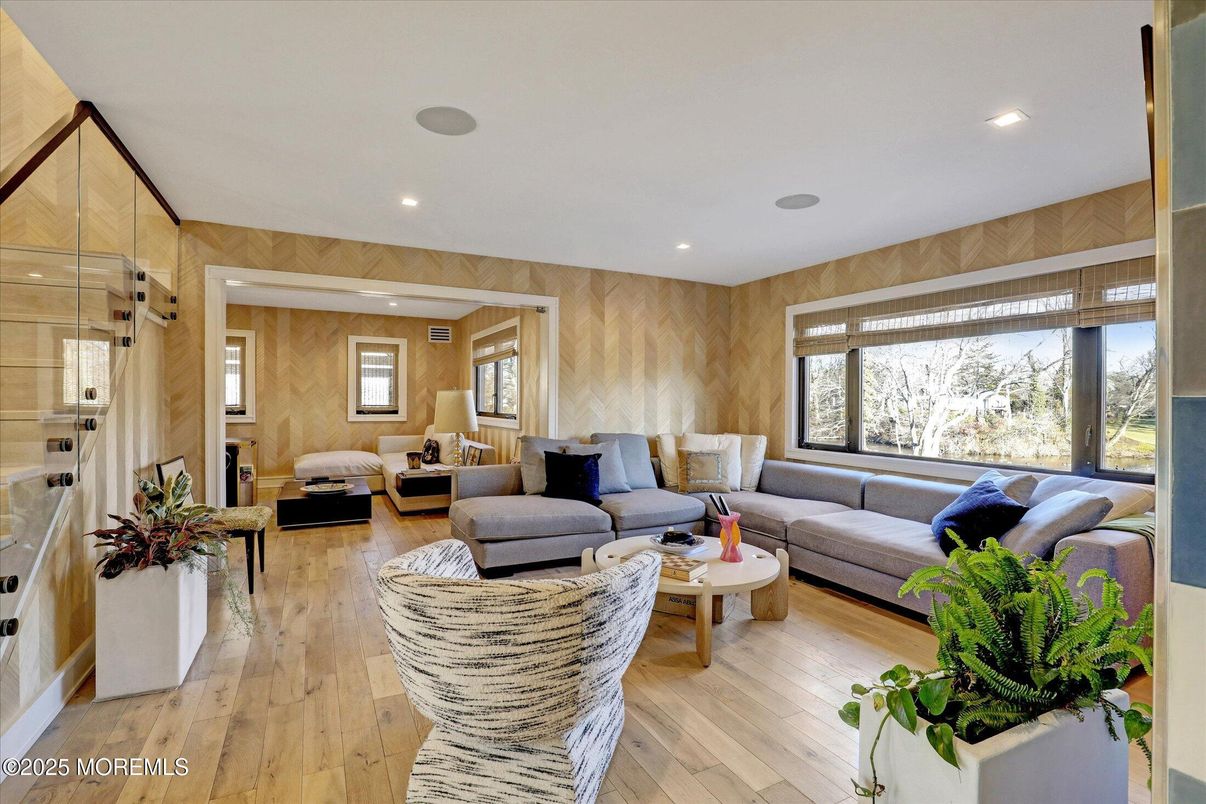 Interior, Living room, Recessed Lighting, Wood Texture Flooring