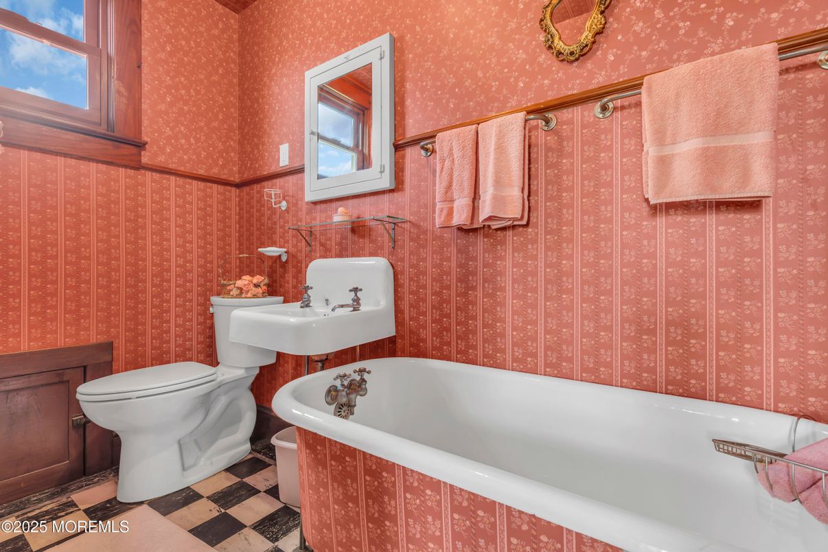 Bathroom, Free Standing Baths, Interior