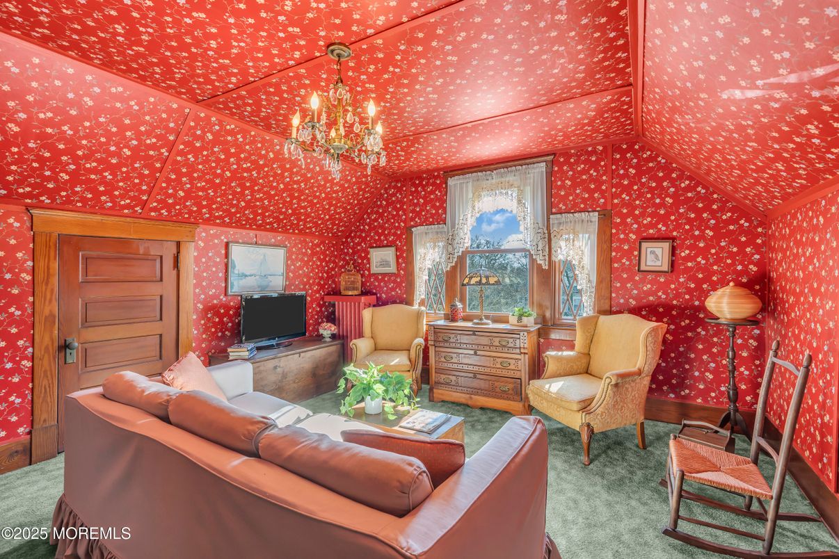 Chandelier, Interior, Living room