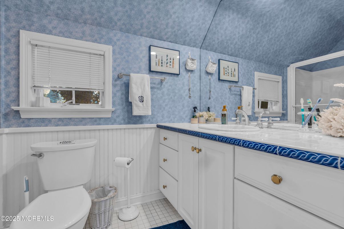 Bathroom, Interior, Tile Countertops