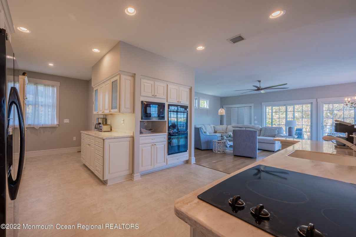 Interior, Kitchen, Living room, Recessed Lighting, Wood Texture Flooring