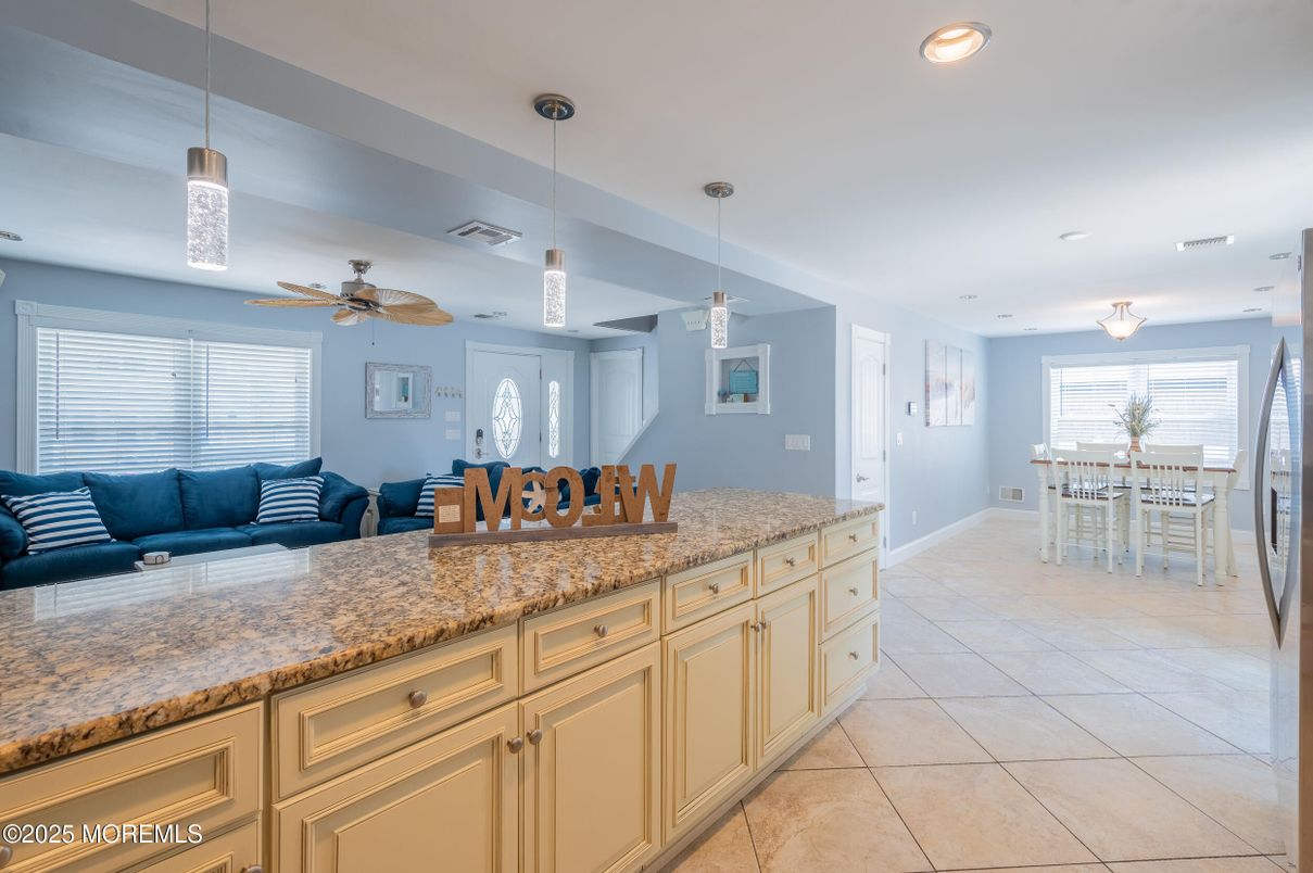 Dining room, Interior, Living room, Pendant Lights, Recessed Lighting