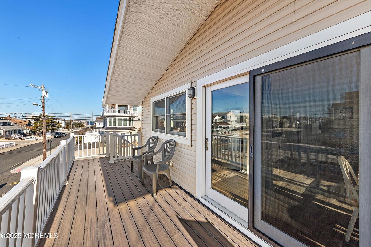 Exterior, Wood Texture Flooring