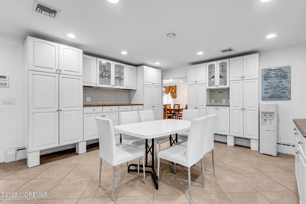 Dining room, Interior, Kitchen, Recessed Lighting