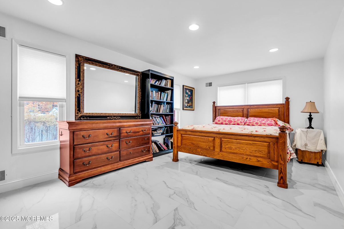 Bedroom, Interior, Marble, Recessed Lighting