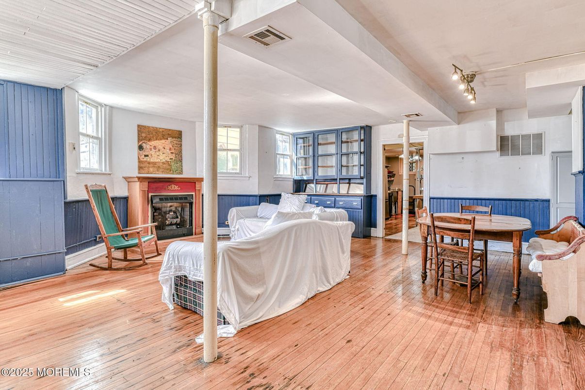 Bedroom, Dining room, Fireplace, Interior, Wood Texture Flooring