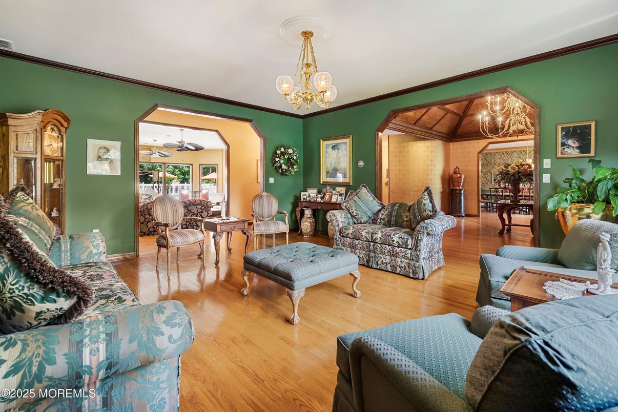 Chandelier, Dining room, Interior, Living room, Wood Texture Flooring