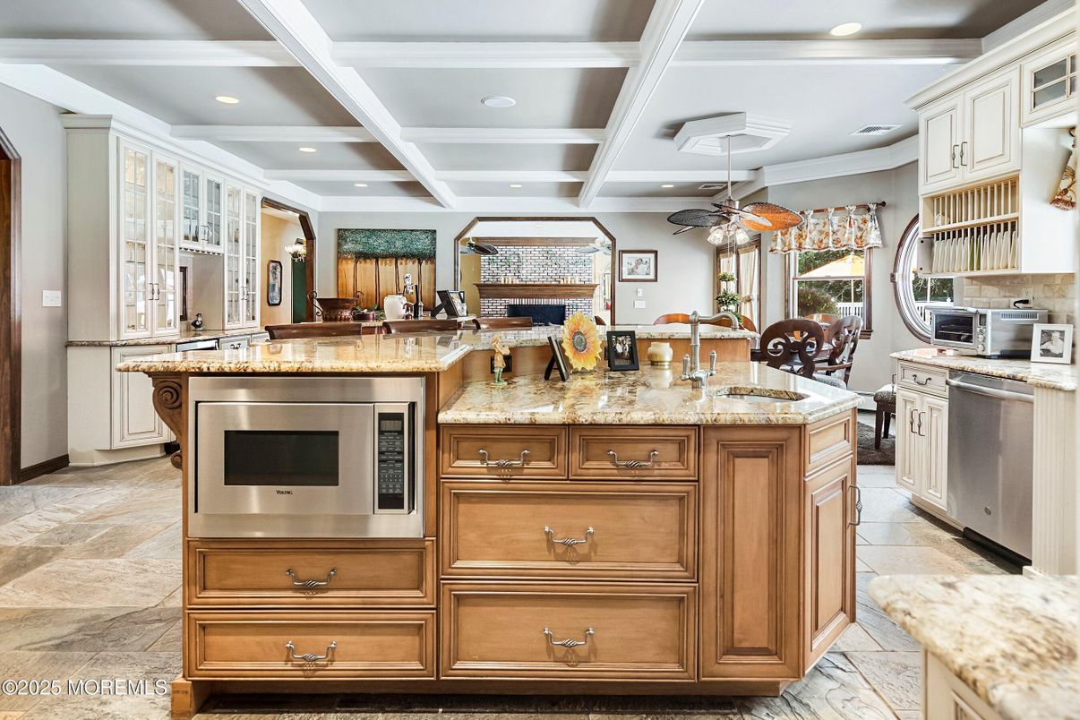 Dining room, Interior, Kitchen, Recessed Lighting, Stainless Steel Appliances