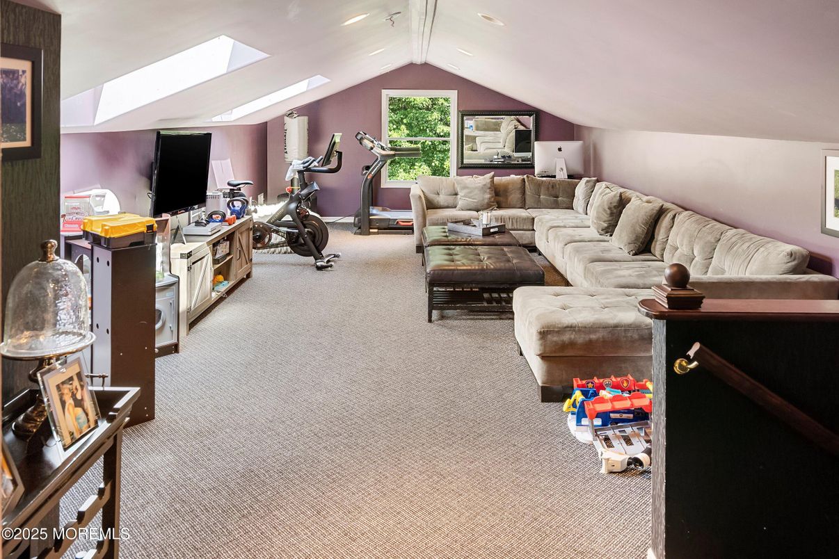 Fitness Equipment, Interior, Living room, Recessed Lighting