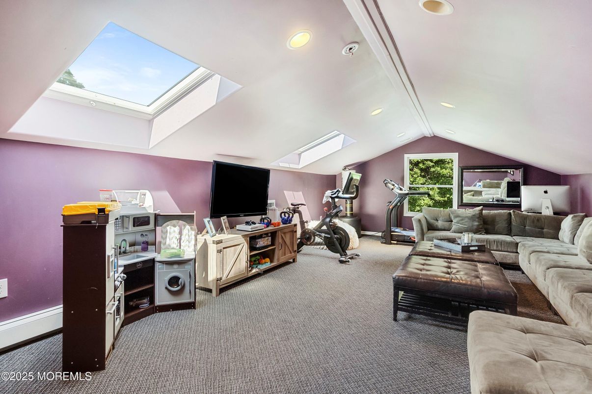 Fitness Equipment, Interior, Living room, Recessed Lighting