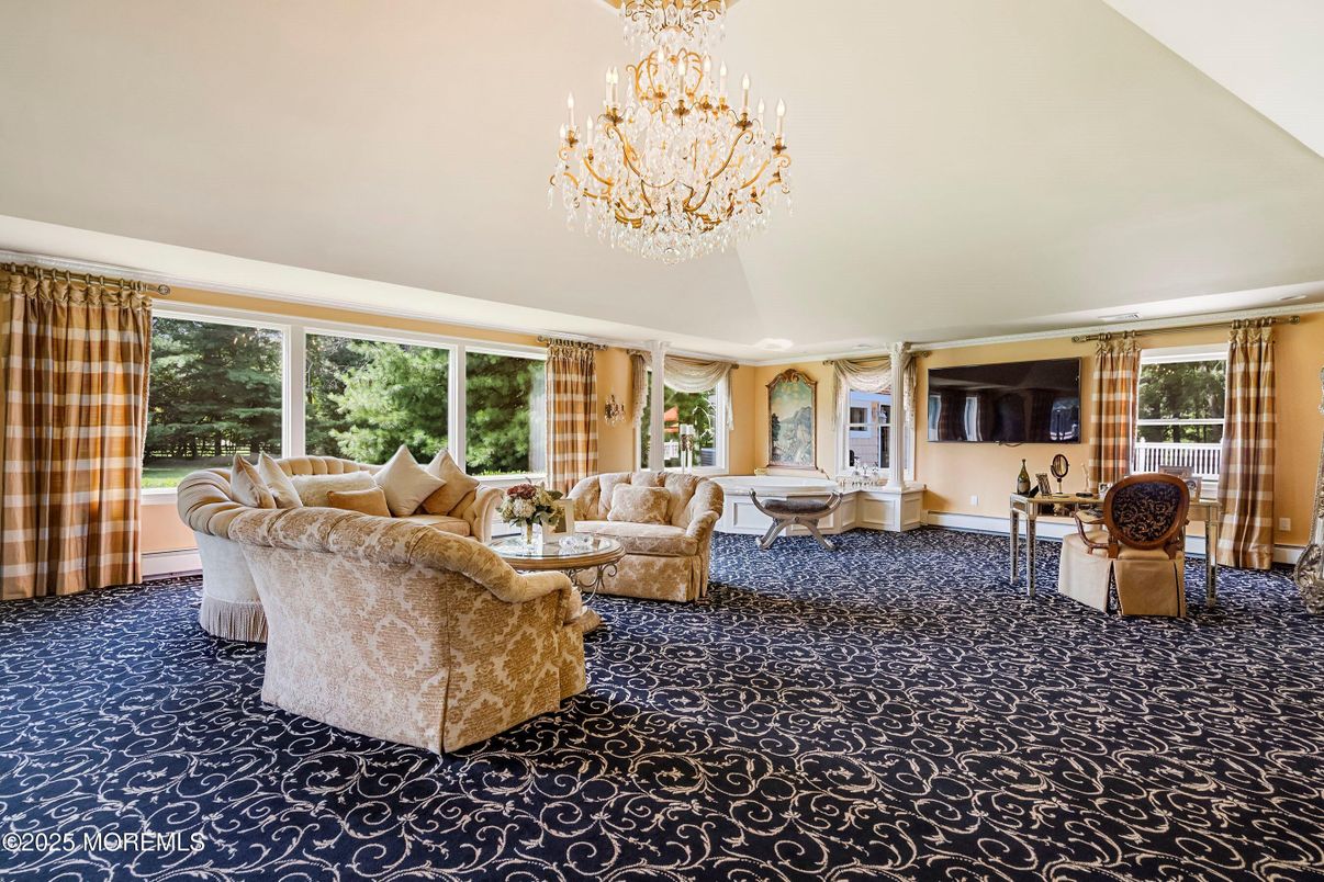 Chandelier, Interior, Living room