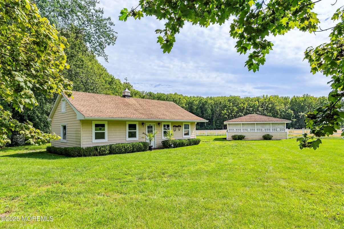 Backyard, Detached Garage, Exterior