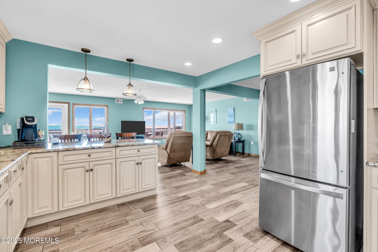 Interior, Kitchen, Living room, Pendant Lights, Recessed Lighting, Stainless Steel Appliances, Wood Texture Flooring