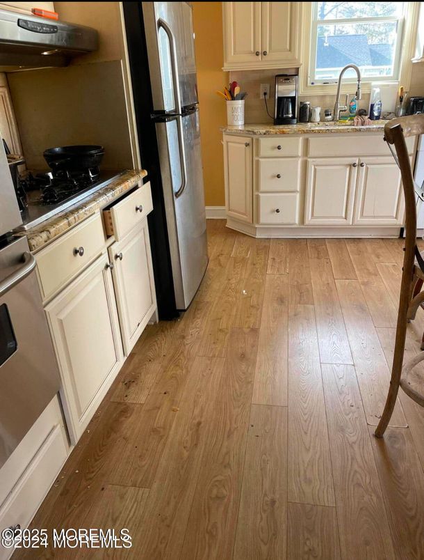 Interior, Kitchen, Wood Texture Flooring