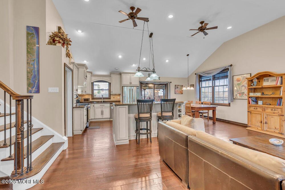 Dining room, Interior, Kitchen, Pendant Lights, Recessed Lighting, Wood Texture Flooring