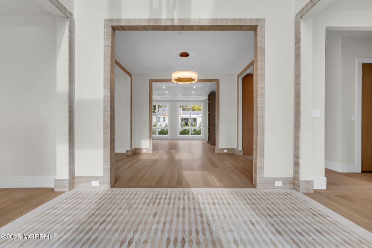 Interior, Pendant Lights, Wood Texture Flooring