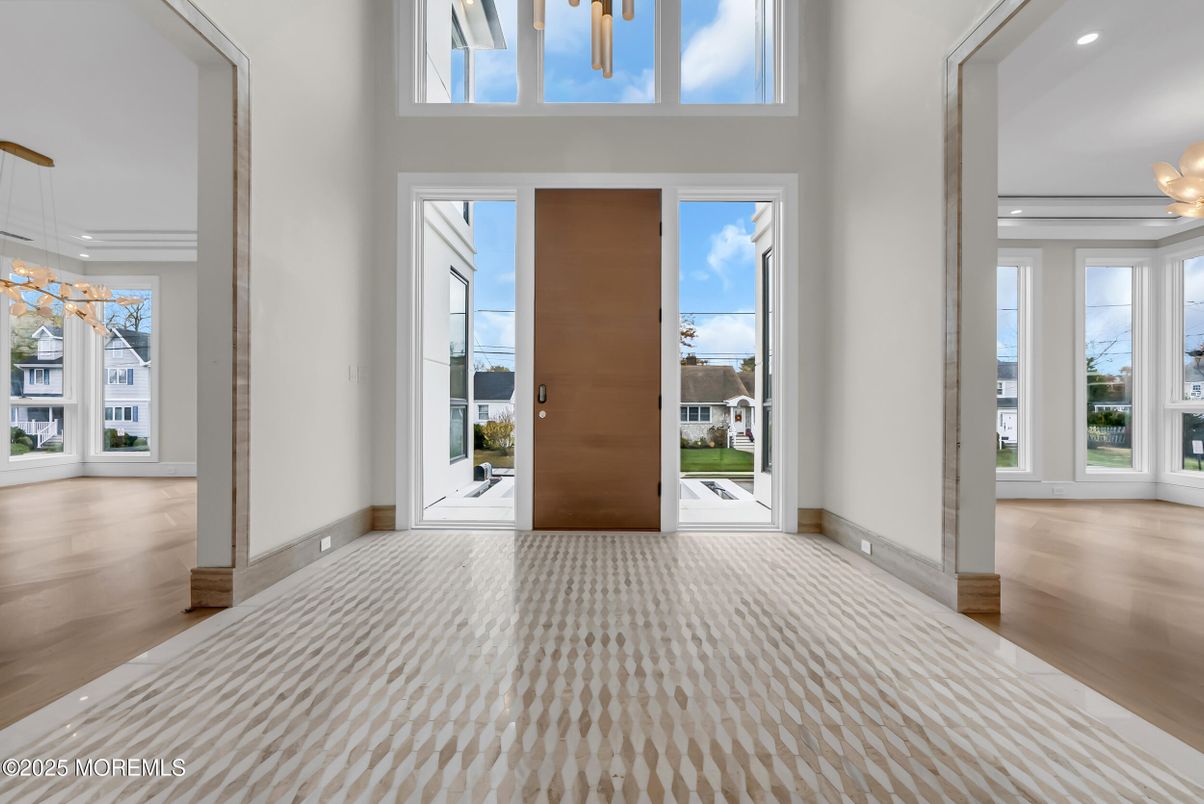 Interior, Pendant Lights, Recessed Lighting, Wood Texture Flooring