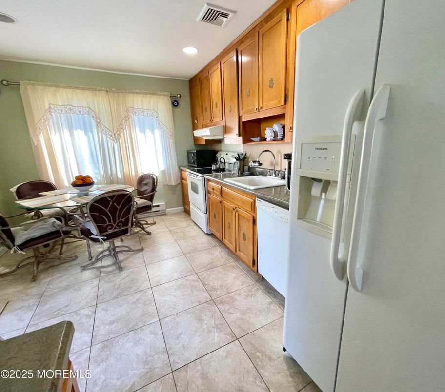Dining room, Interior, Kitchen, Recessed Lighting