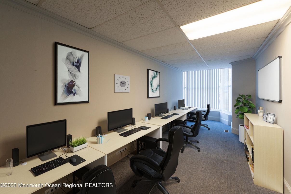 Home Office, Interior