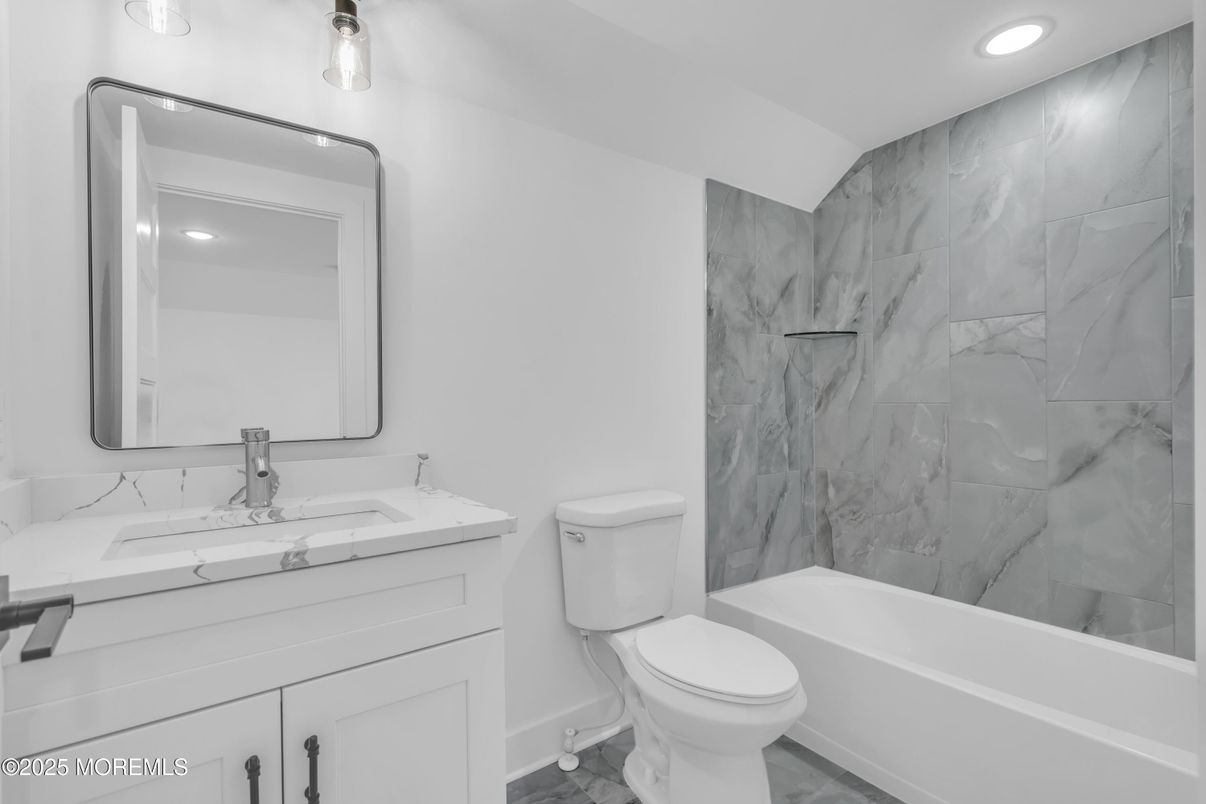 Bathroom, Interior, Marble Walls, Recessed Lighting