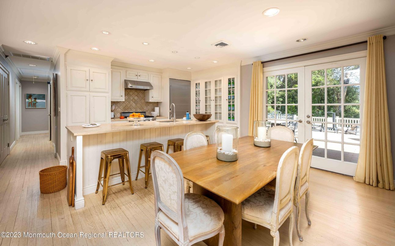 Dining room, Interior, Kitchen, Recessed Lighting, Stainless Steel Appliances, Wood Texture Flooring