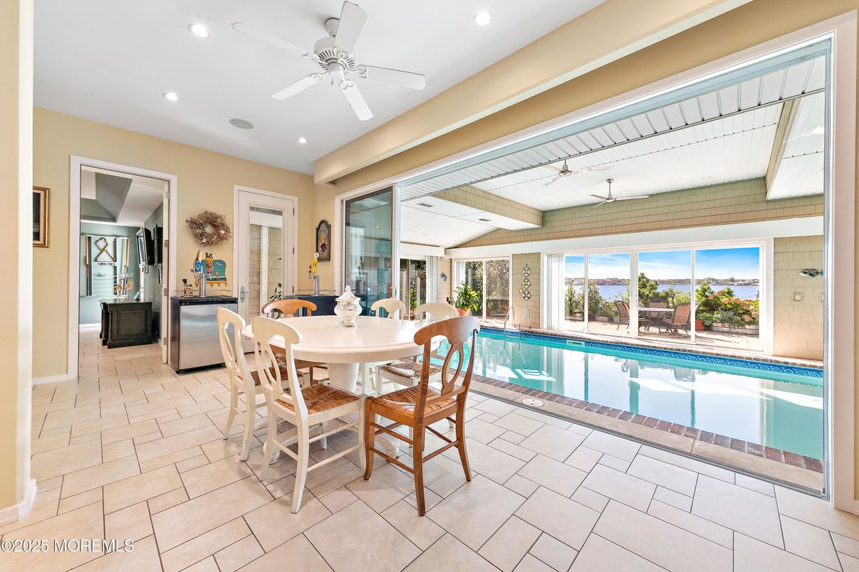 Dining room, Interior, Pool, Recessed Lighting