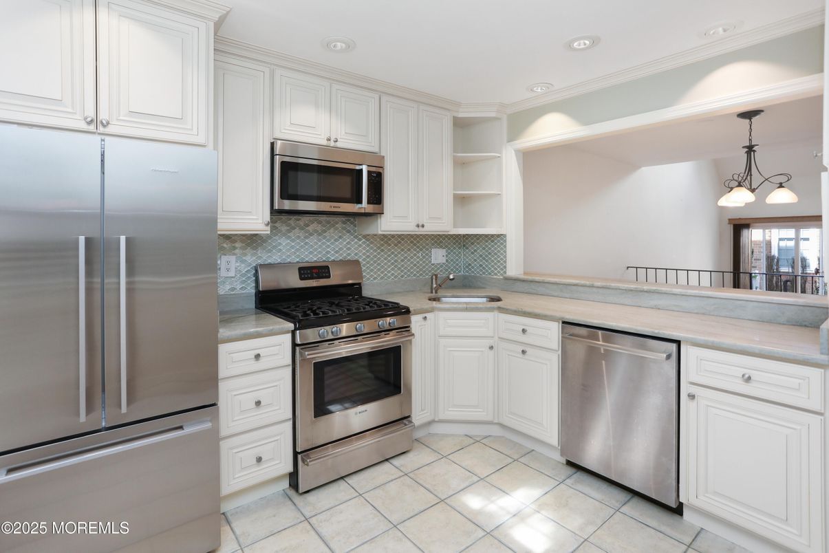 Interior, Kitchen, Pendant Lights, Recessed Lighting, Stainless Steel Appliances