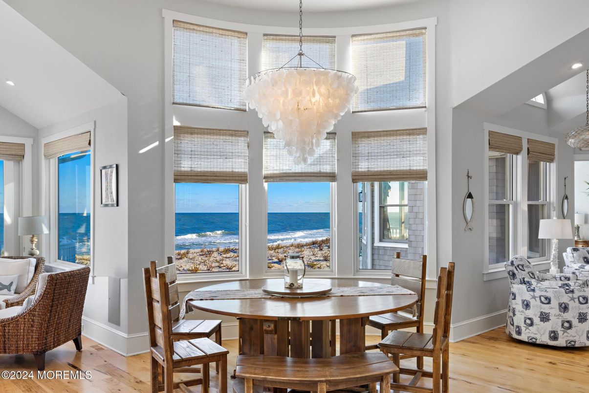 Chandelier, Dining room, Interior, Recessed Lighting, Wood Texture Flooring