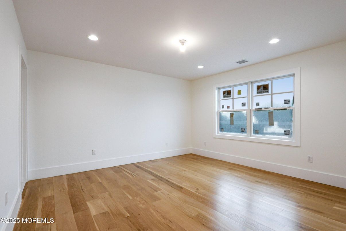 Empty room, Interior, Recessed Lighting, Water, Wood Texture Flooring