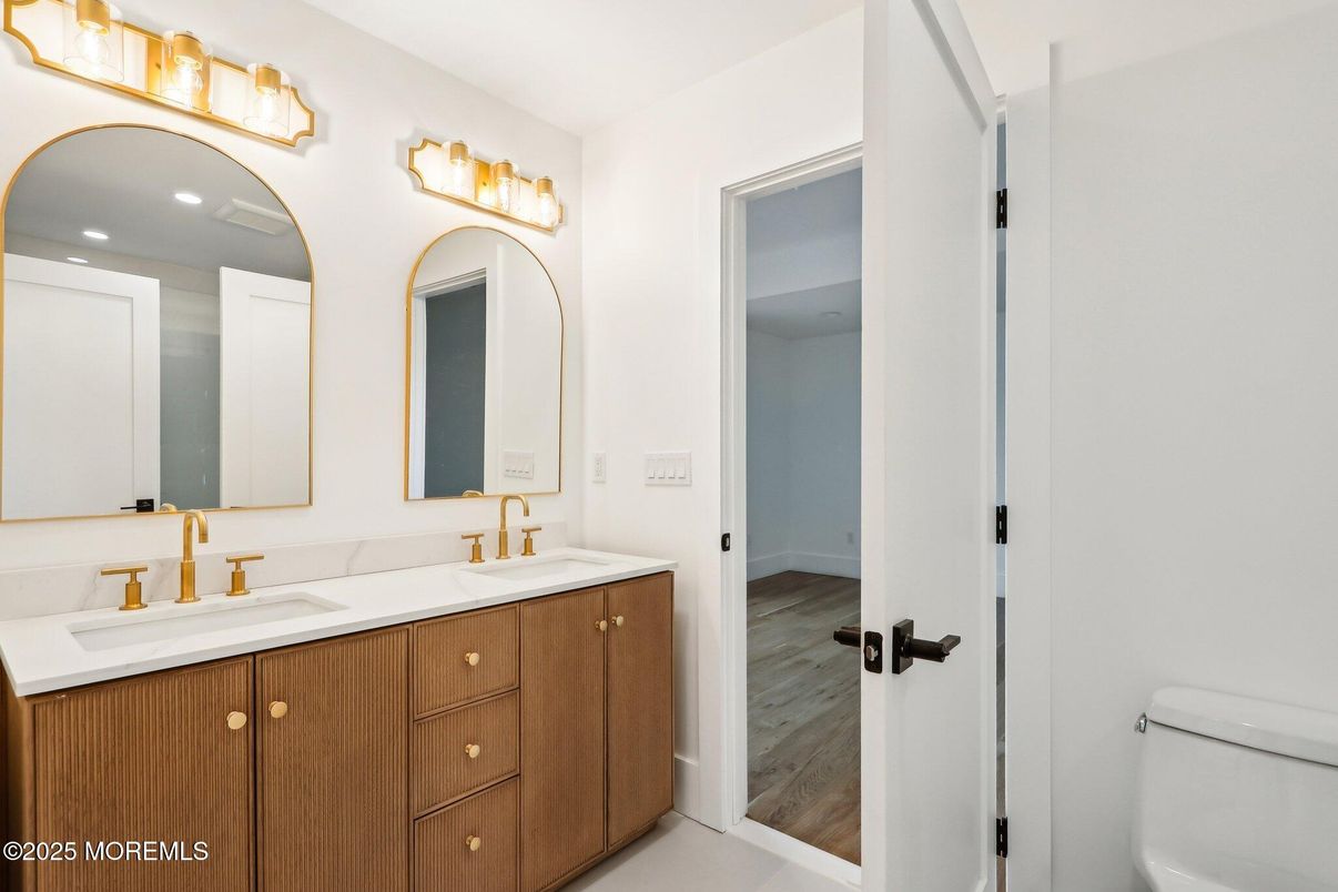 Bathroom, Dual Sink Vanities, Interior, Wood Texture Flooring