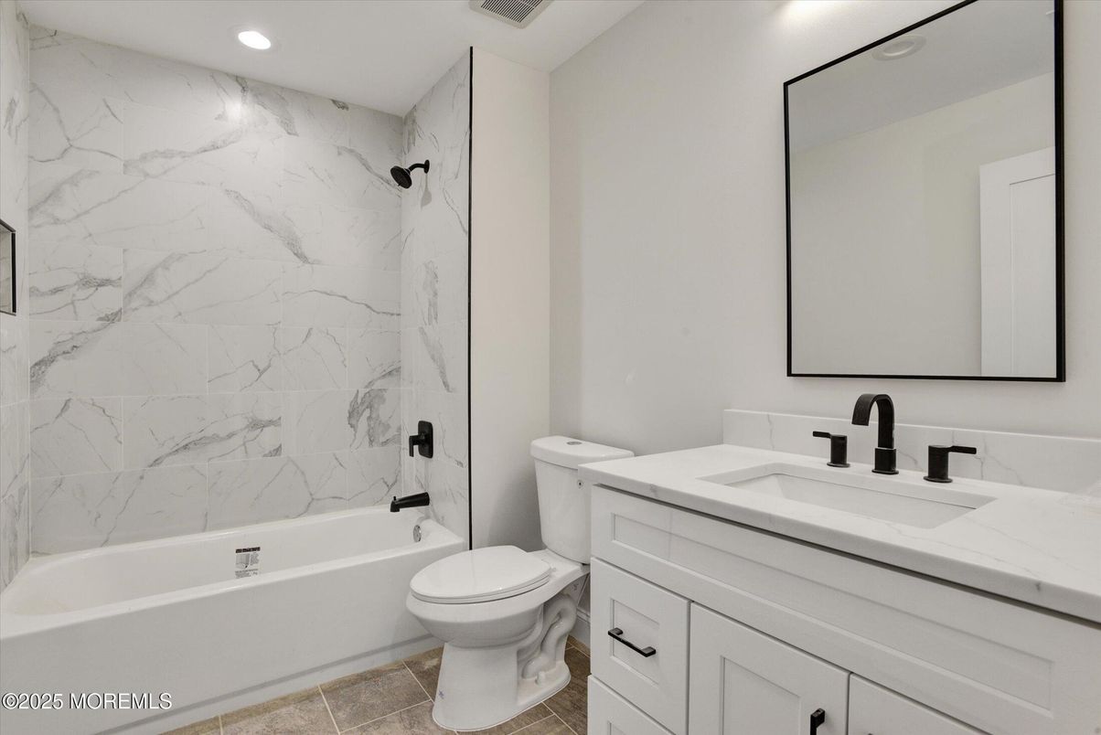 Bathroom, Interior, Marble Walls, Recessed Lighting