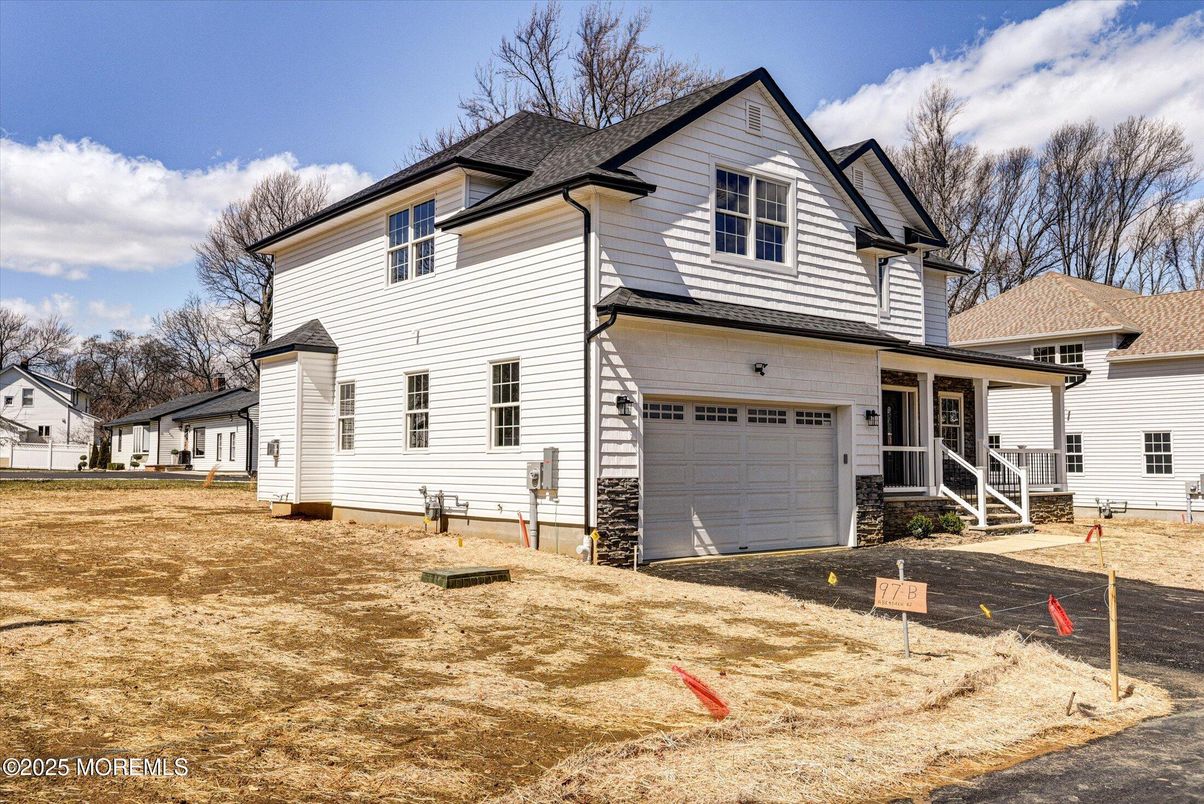 Attached, Exterior, Facade, Farmhouse