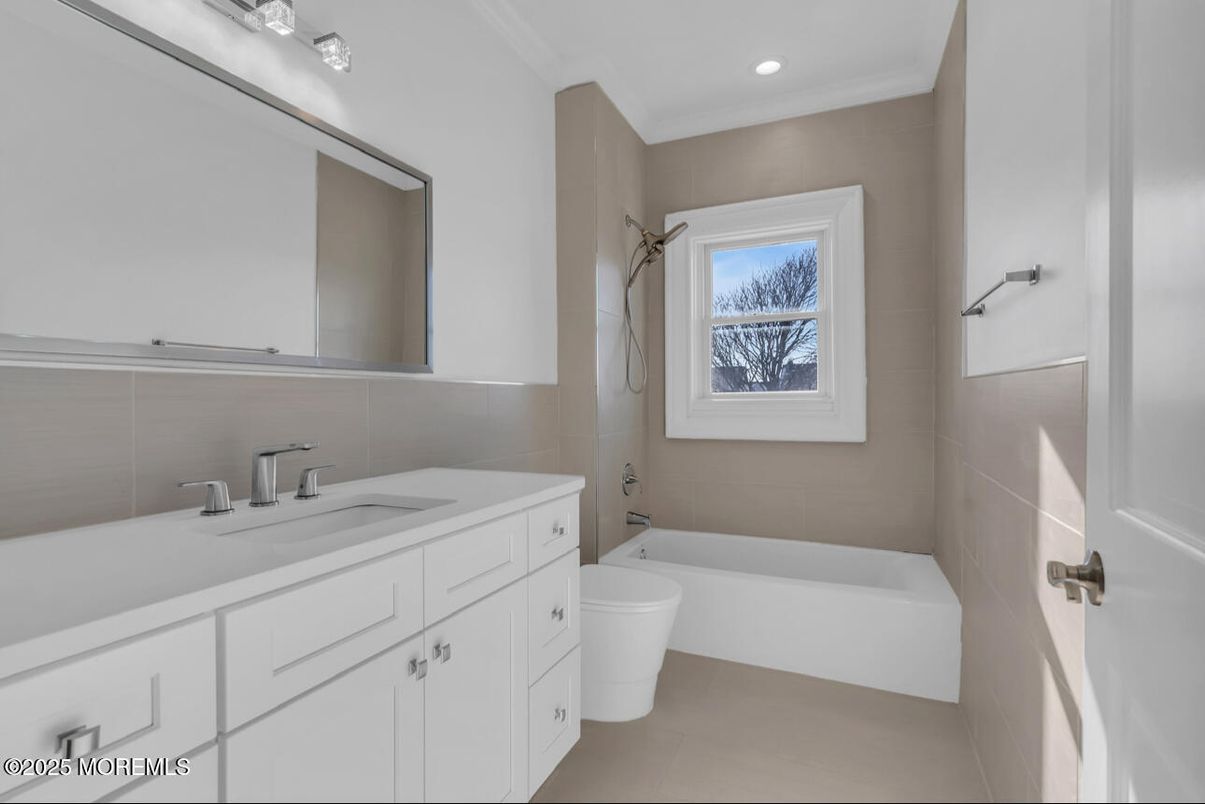 Bathroom, Interior, Recessed Lighting