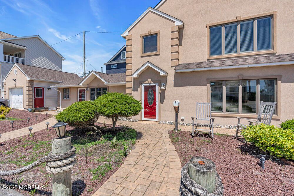 Exterior, Facade, Mediterranean