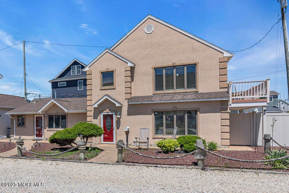 Exterior, Facade, American Craftsman