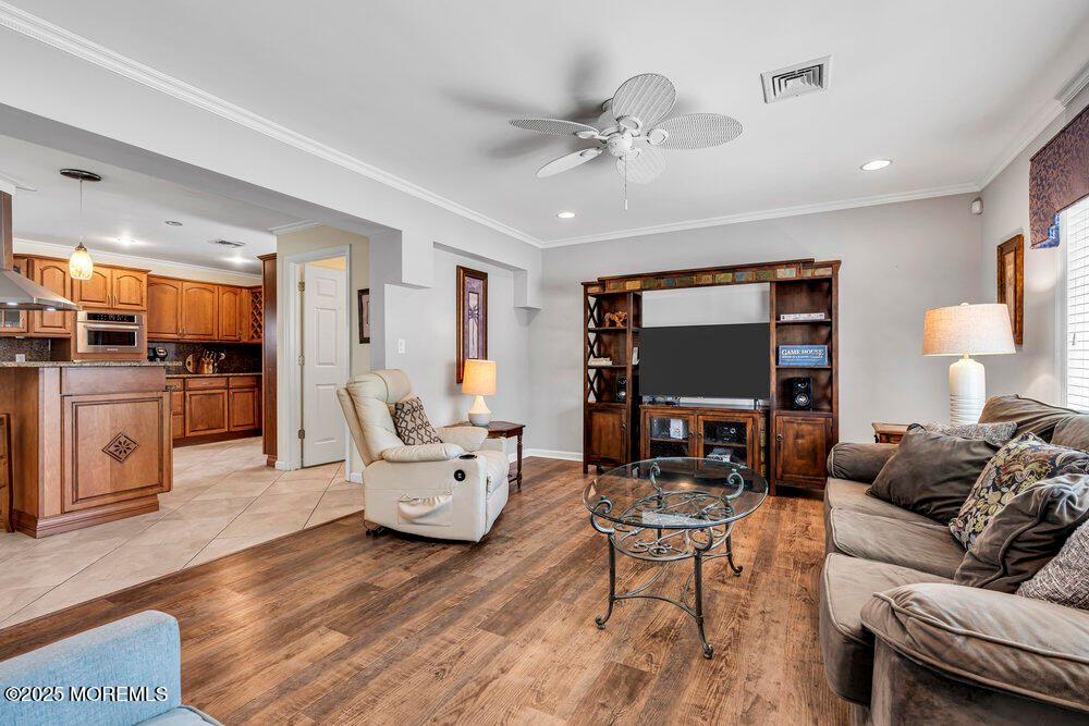 Interior, Kitchen, Living room, Pendant Lights, Recessed Lighting, Stainless Steel Appliances, Wood Texture Flooring