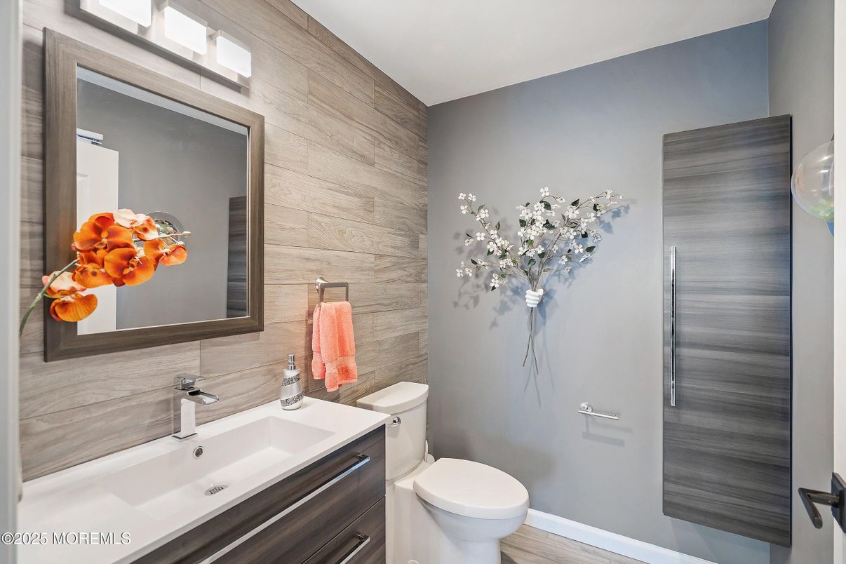 Bathroom, Interior, Wood Texture Flooring