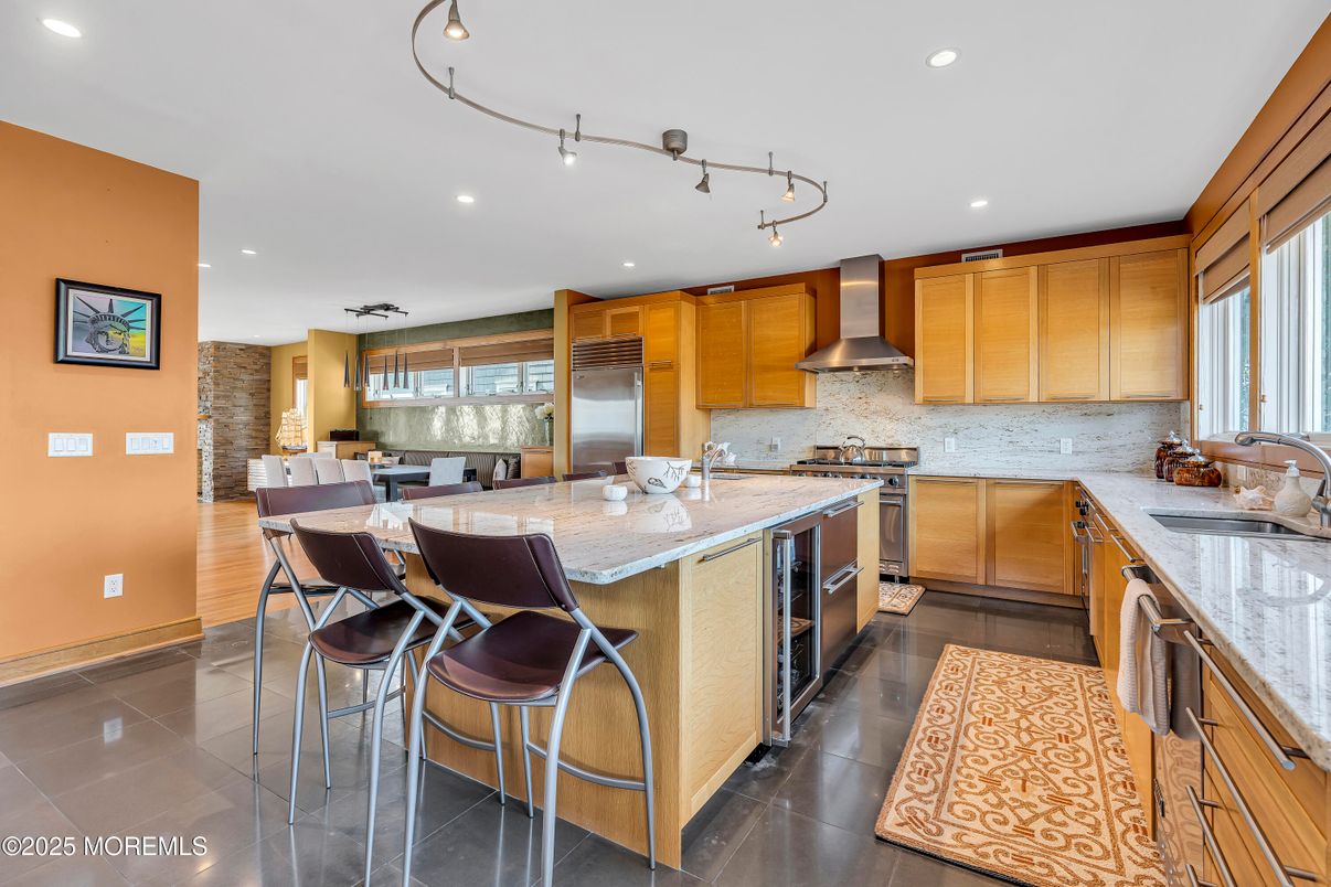 Dining room, Interior, Kitchen, Recessed Lighting, Stainless Steel Appliances