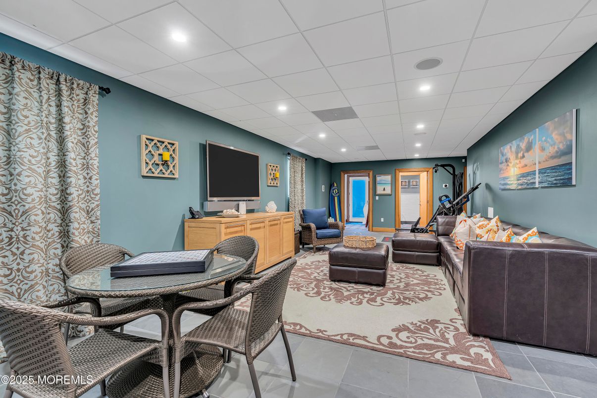 Dining room, Interior, Living room, Recessed Lighting
