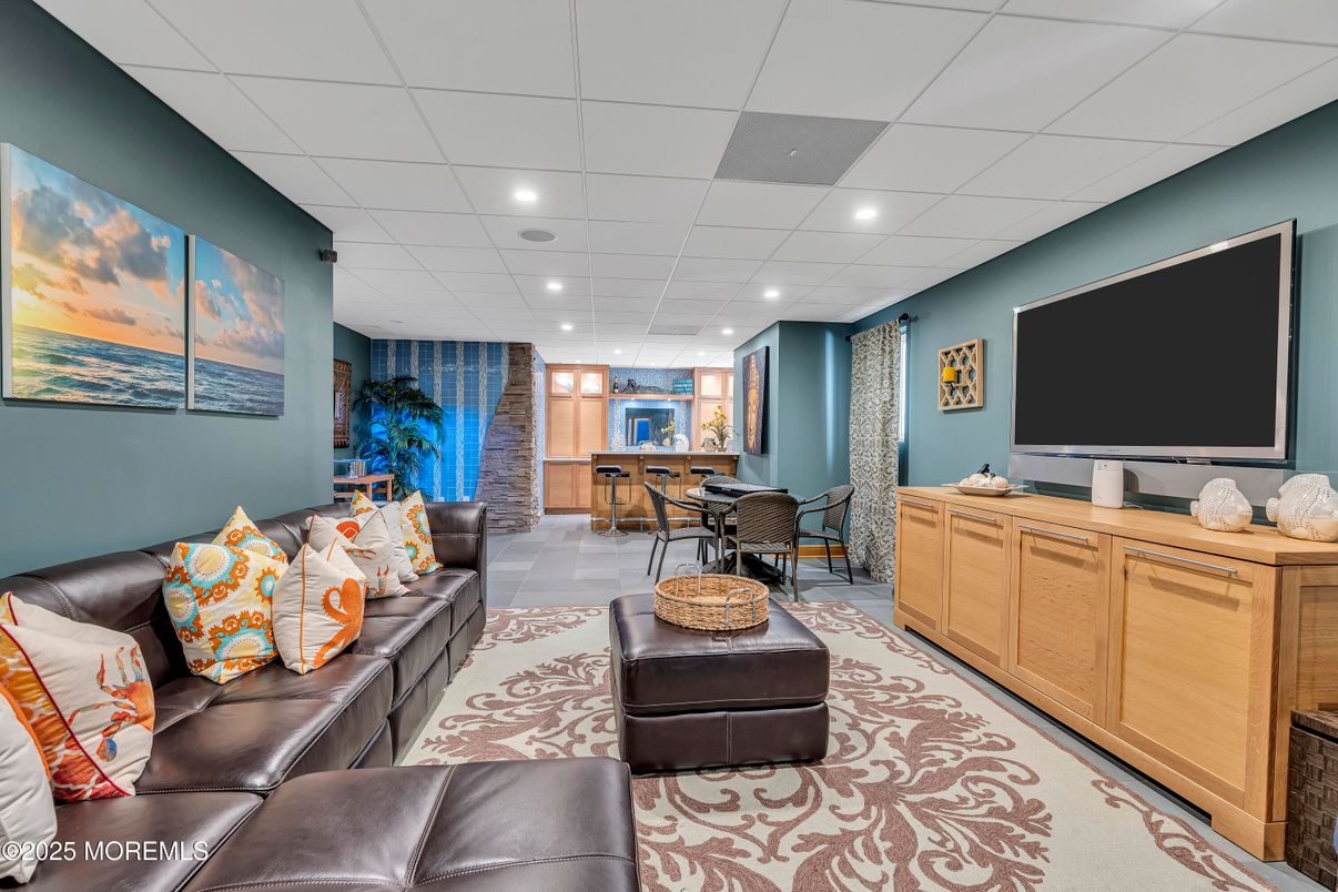 Dining room, Interior, Living room, Recessed Lighting