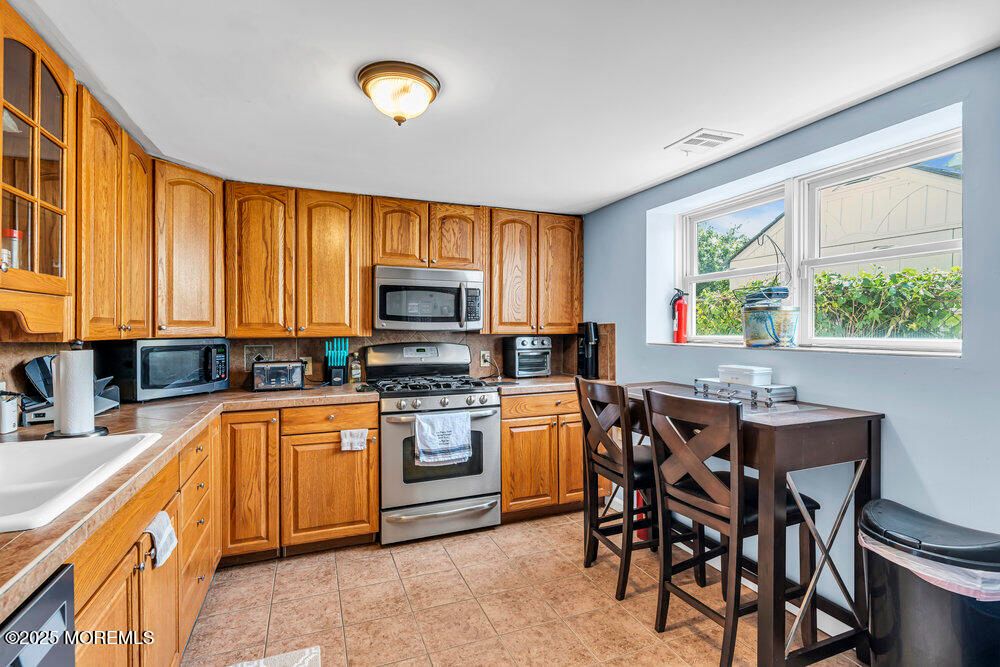 Dining room, Interior, Kitchen, Stainless Steel Appliances