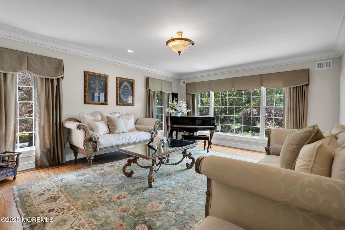 Interior, Living room, Piano, Recessed Lighting, Wood Texture Flooring