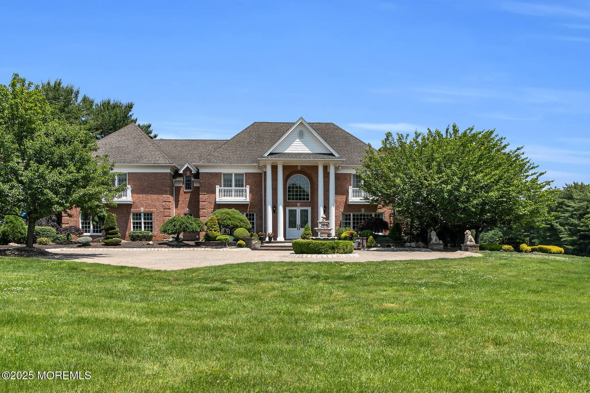 Backyard, Exterior, Facade, Brick Facade, French Provincial